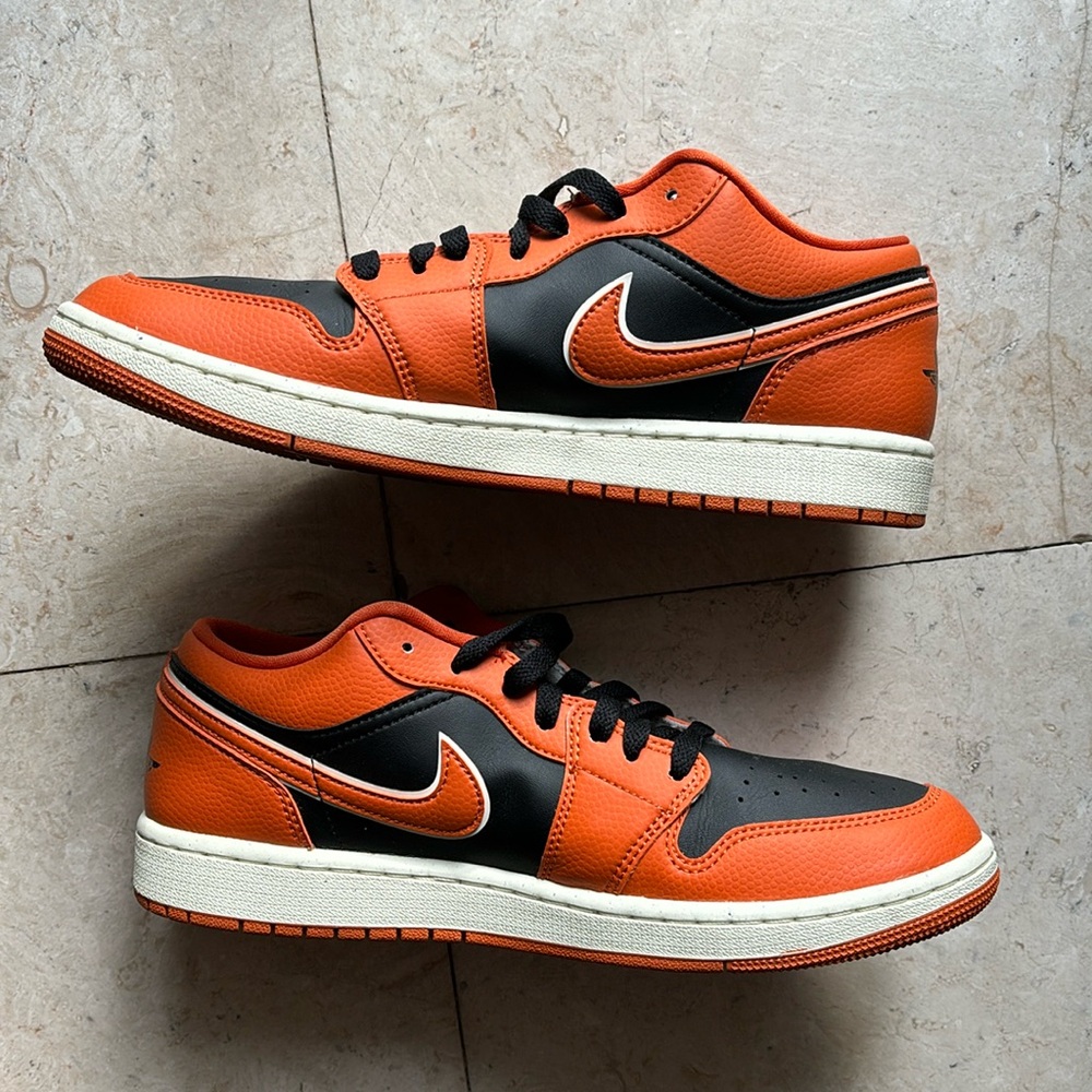 Jordan 1 low orange black - Picture 2 of 4